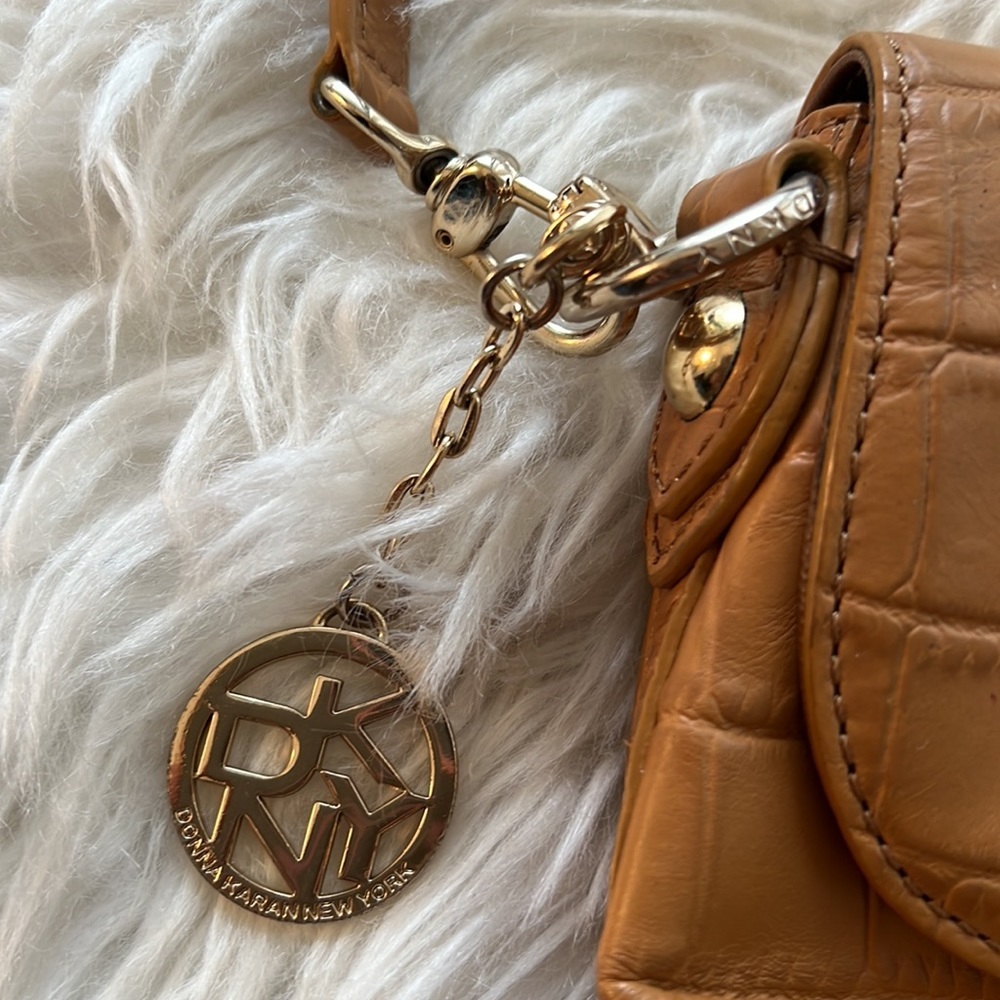 DKNY croc leather crossbody bag - Picture 3 of 7